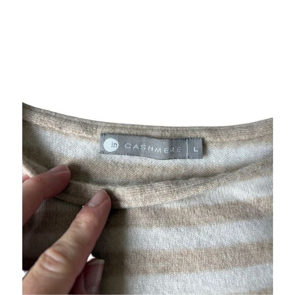 in Cahsmere Large Cashmere Cream Striped Box Neck Long Sleeve Sweater - Picture 3 of 8